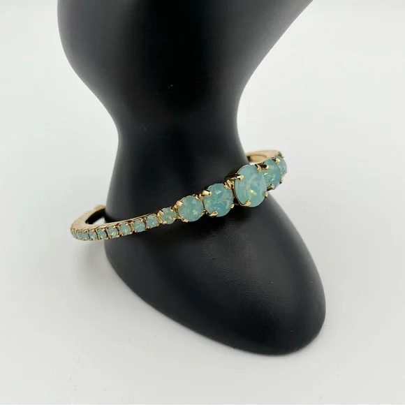 Signed Sorrelli Crystal Bracelet – Luxe Sparkle in Gold - Picture 3 of 4